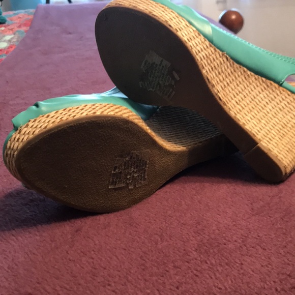 Shoes - Picture 6 of 7